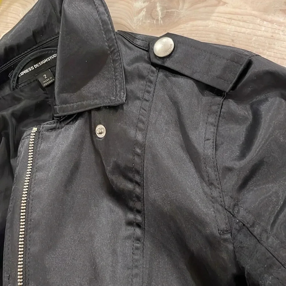 Express lightweight jacket - Picture 4 of 13